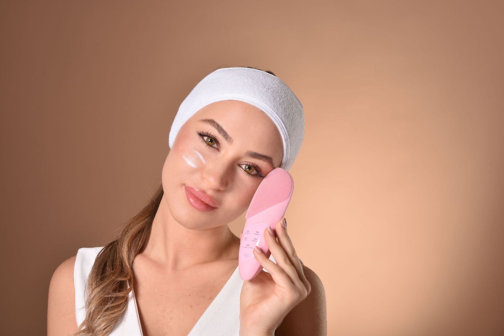 BLUSH Silicone Face Brush